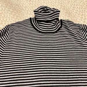 DRYKORN 100% Virgin Wool Turtleneck Sweater